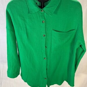 Elegant Green Women's Button-Up Blouse